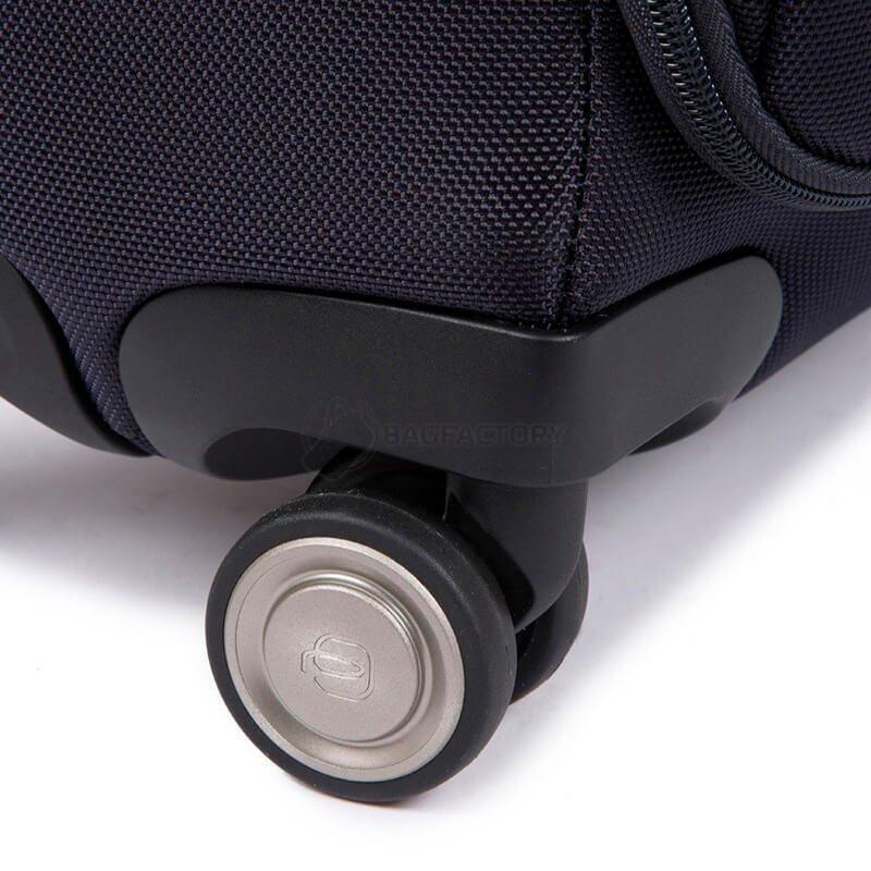 Чемодан на 4 колесах Piquadro BRIEF Blue S с трекером CONNEQU 40л (BV4343BR_BLU)