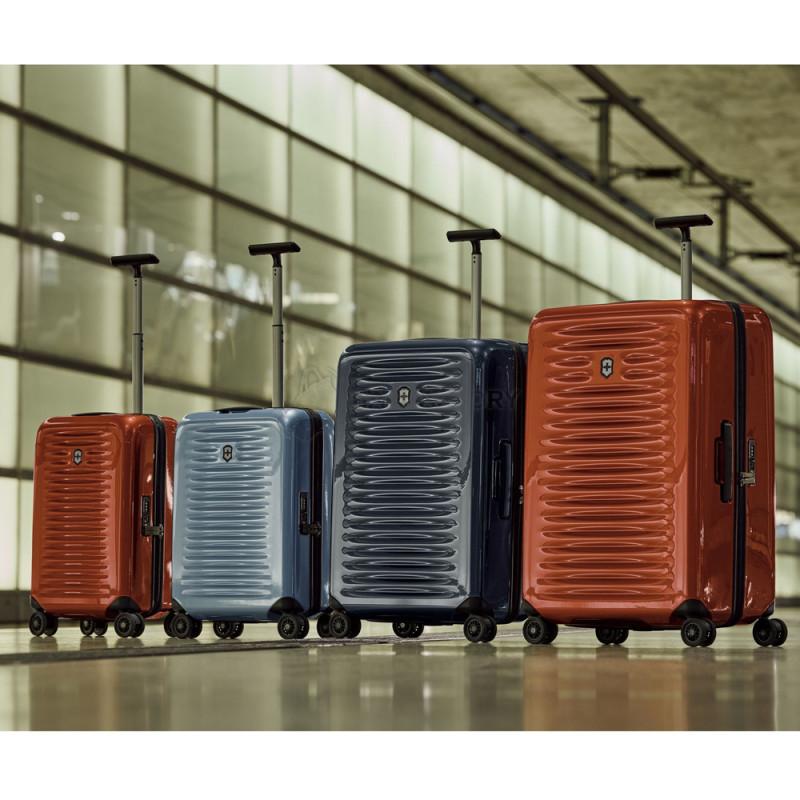 Чемодан на 4 колесах Victorinox Travel Airox Orange S 33л (Vt610920)