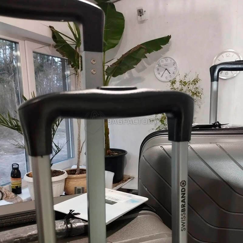 Чемодан на 4-х колесах Swissbrand Eden L 115/132л Charcoal (DAS302514)