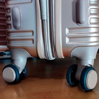 Чемодан на 4-х колесах Swissbrand Rome S 54/62л Rose Gold (DAS302560)