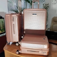 Чемодан на 4-х колесах Swissbrand Rome S 54/62л Rose Gold (DAS302560)