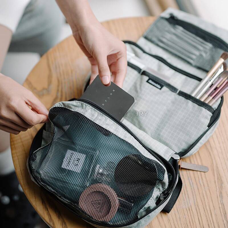 Косметичка Naturehike NH20SN010 размер L Светло-серая (6976023924194)