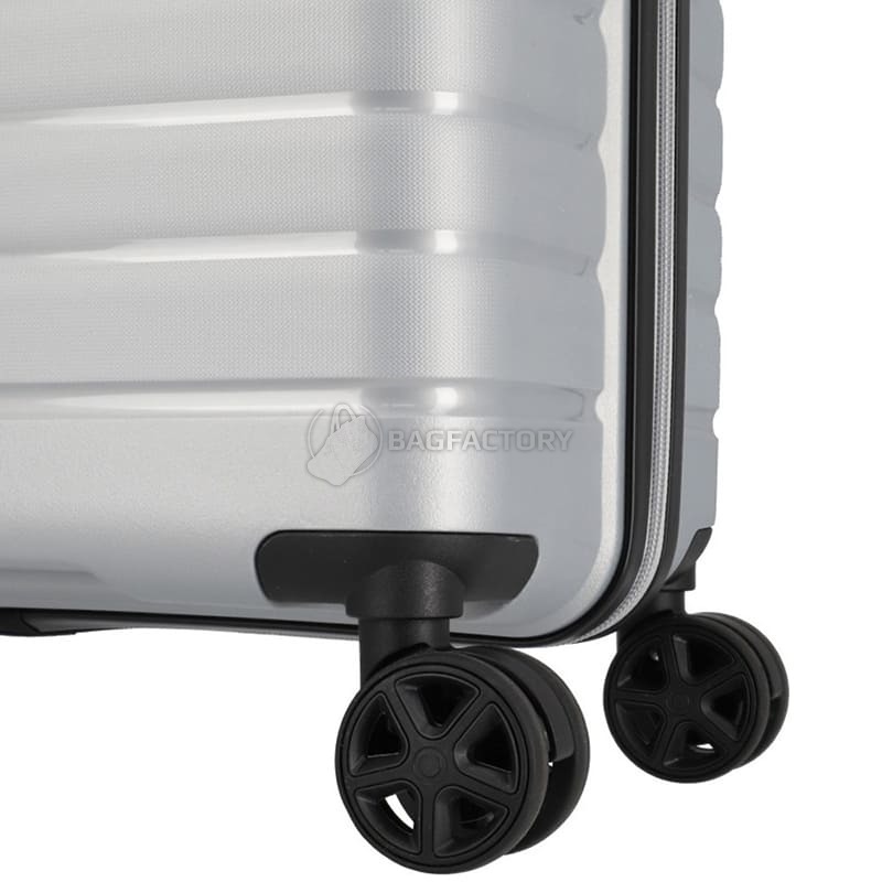 Чемодан на 4 колесах Travelite Trient M 67л Silver (TL076548-56)