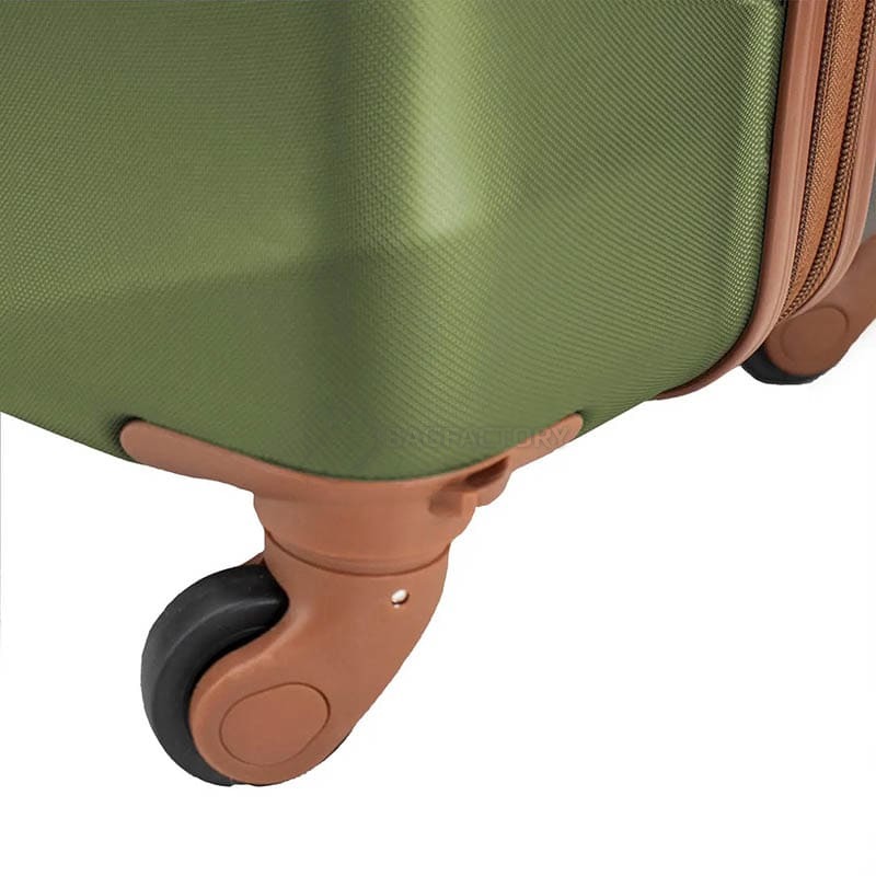 Чемодан Semi Line 20