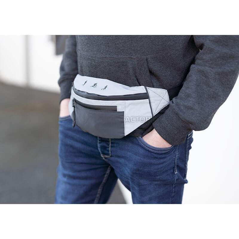 Поясная сумка Troika REFLACTIVE серая (BLB03/GY)