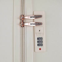 Чемодан Semi Line 24
