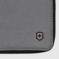 Портмоне Victorinox Travel Essentials Frost Grey на молнии (Vt653368)