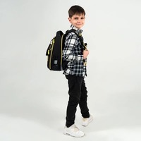 Школьный каркасный рюкзак Kite Education 556 DC Batman Черный 12 л (DC25-556M)
