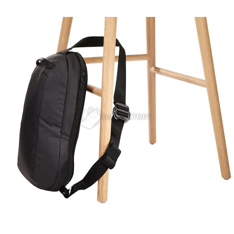 Городской рюкзак слинг Thule Tact Sling 8L Black (TH 3205291)