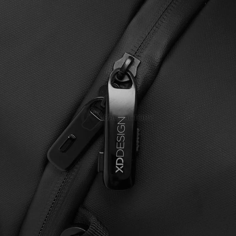 Дорожная сумка XD Design Urban Weekend Bag 33L Water Resistant Black (P706.2901)