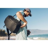 Городской рюкзак для фототехники Peak Design Everyday Backpack Zip 20L Black (BEDBZ-20-BK-3)