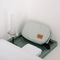 Косметичка Naturehike NH20SN010 размер S светло-серая (6976023924255)