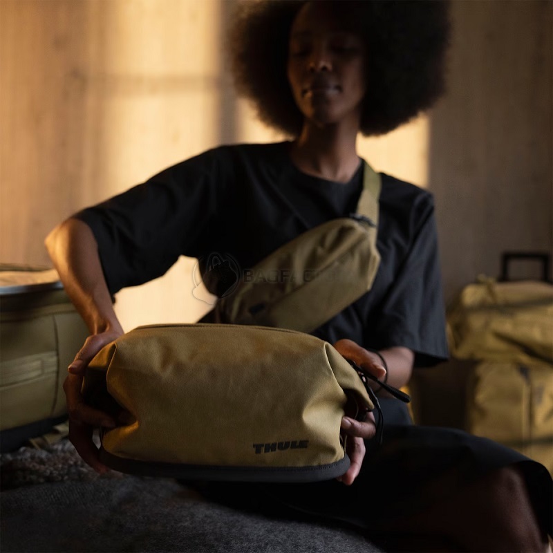 Органайзер Thule Aion Toiletry Bag Black (TH 3205437)