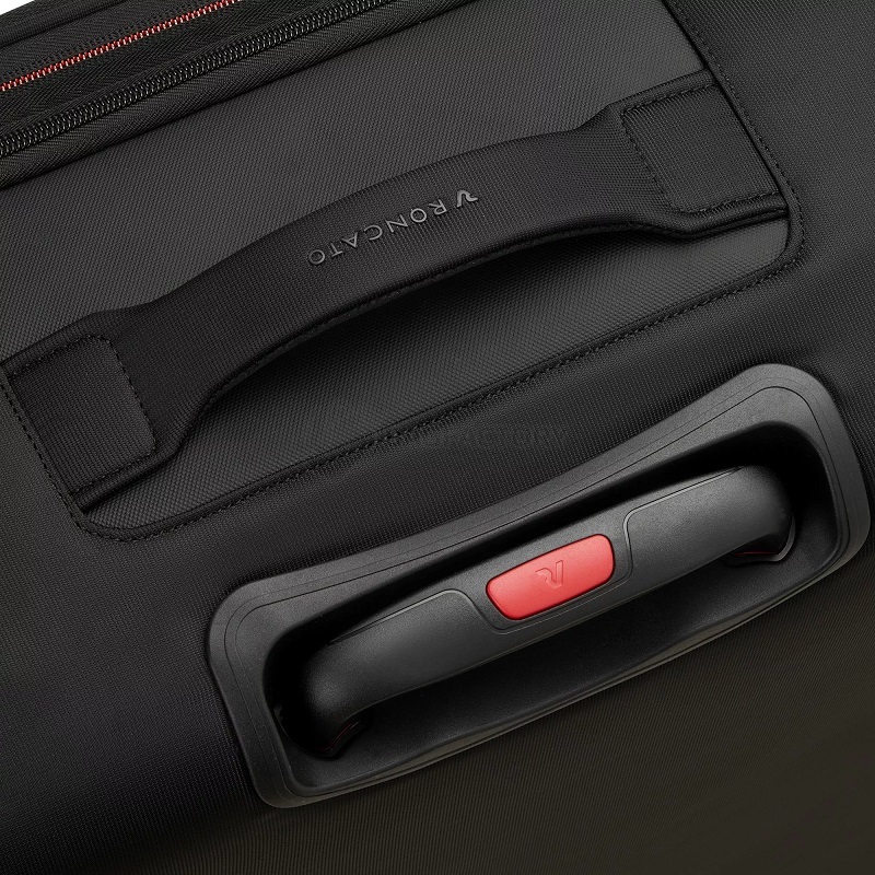 Чемодан на 4-х колесах Roncato Move 118/126л Черный (415351/81)